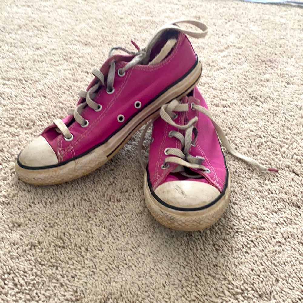 Pink converse